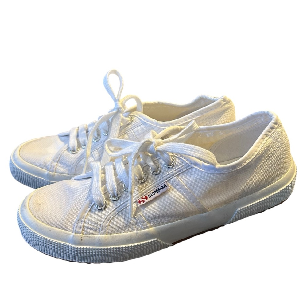 Superga White Canvas Silver Eyelet Detail 2750 Cotu Classic Size 7.5 Sneaker.